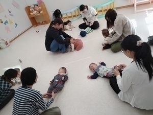 子育てサロン１１月の様子・１２月の予定