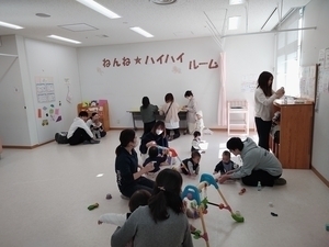 子育てサロン１２月の様子・１月の予定