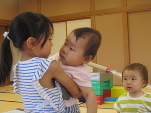 ほのぼのとした♡よちよちサロン