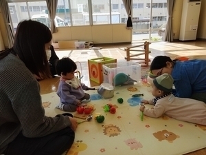 子育てサロン１１月の様子・１２月の予定