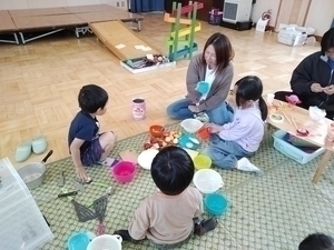 子育てサロン5月の様子・6月の予定